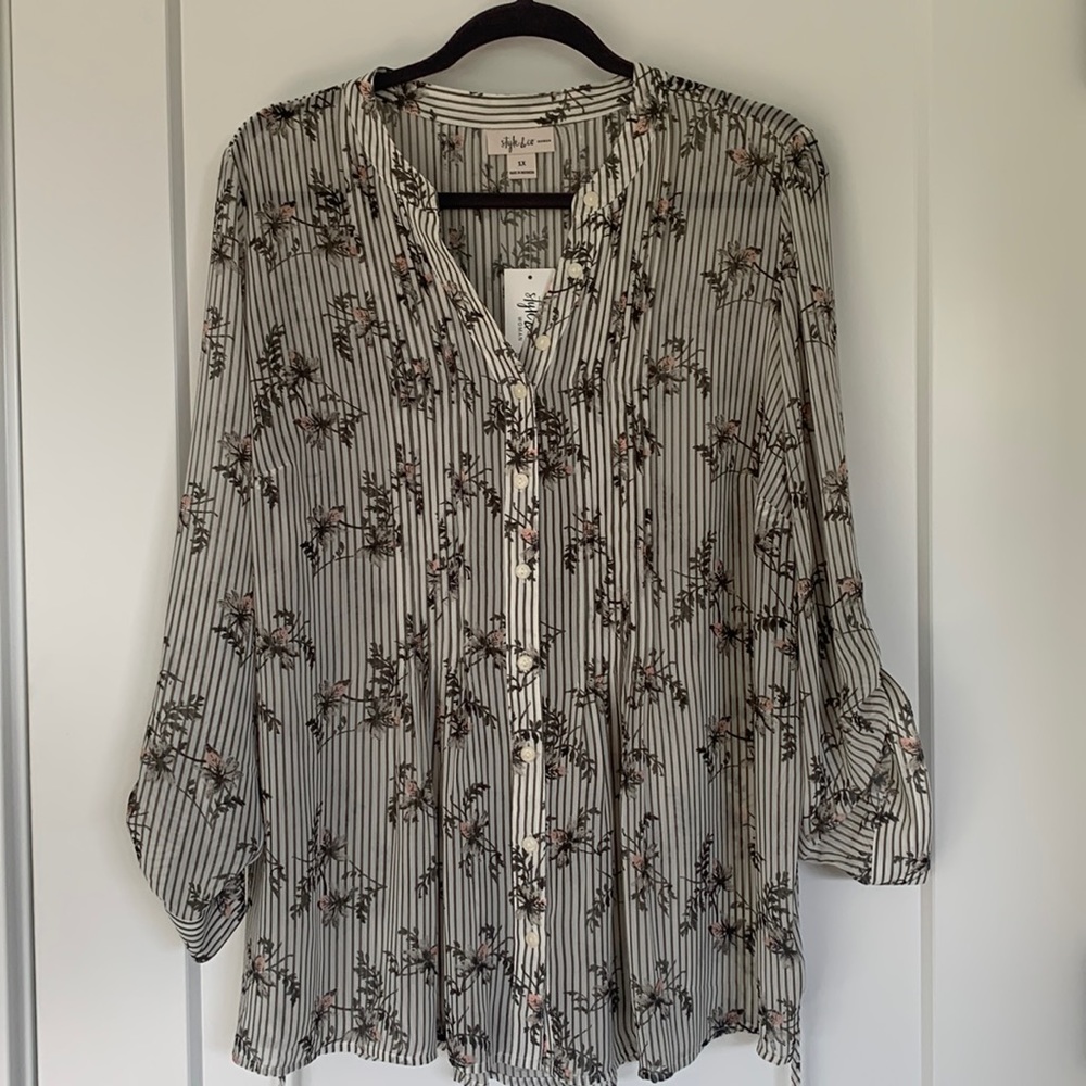 NWT beautiful top🌷
